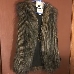 Faux fur forever 21 vest 💁🏽‍♀️